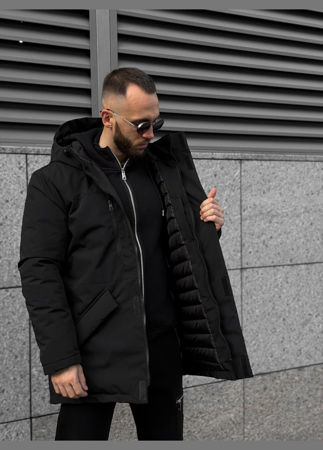 Чорна зимня подовжена тепла куртка на пуху Vakko