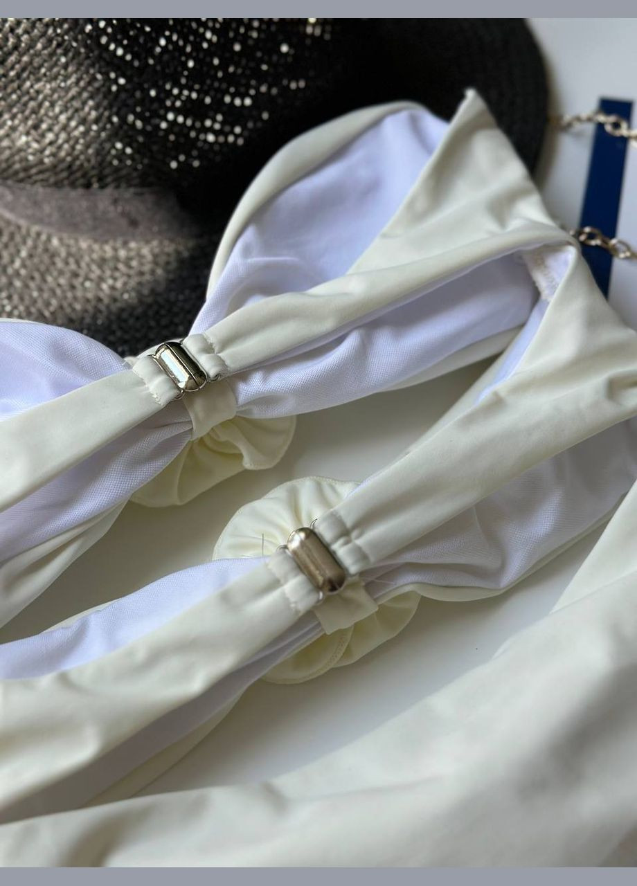 Молочний цільний жіночий купальник з формованим верхом бандо Simply sexy