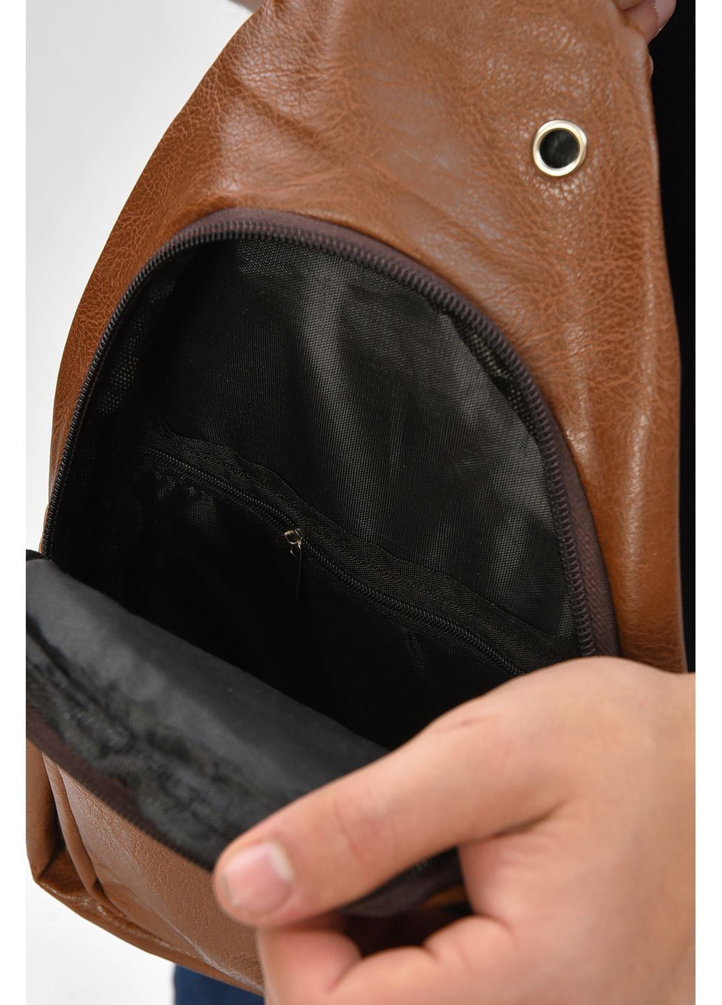 Сумка чоловіча через плече з екошкіри коричневого кольору Let's Shop (364846351)