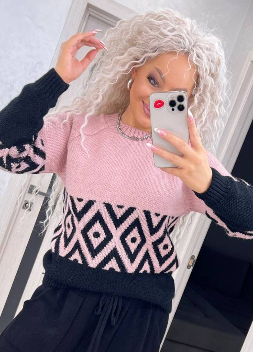 Пудровый демисезонный теплый свитер со стильным принтом джемпер Allthings