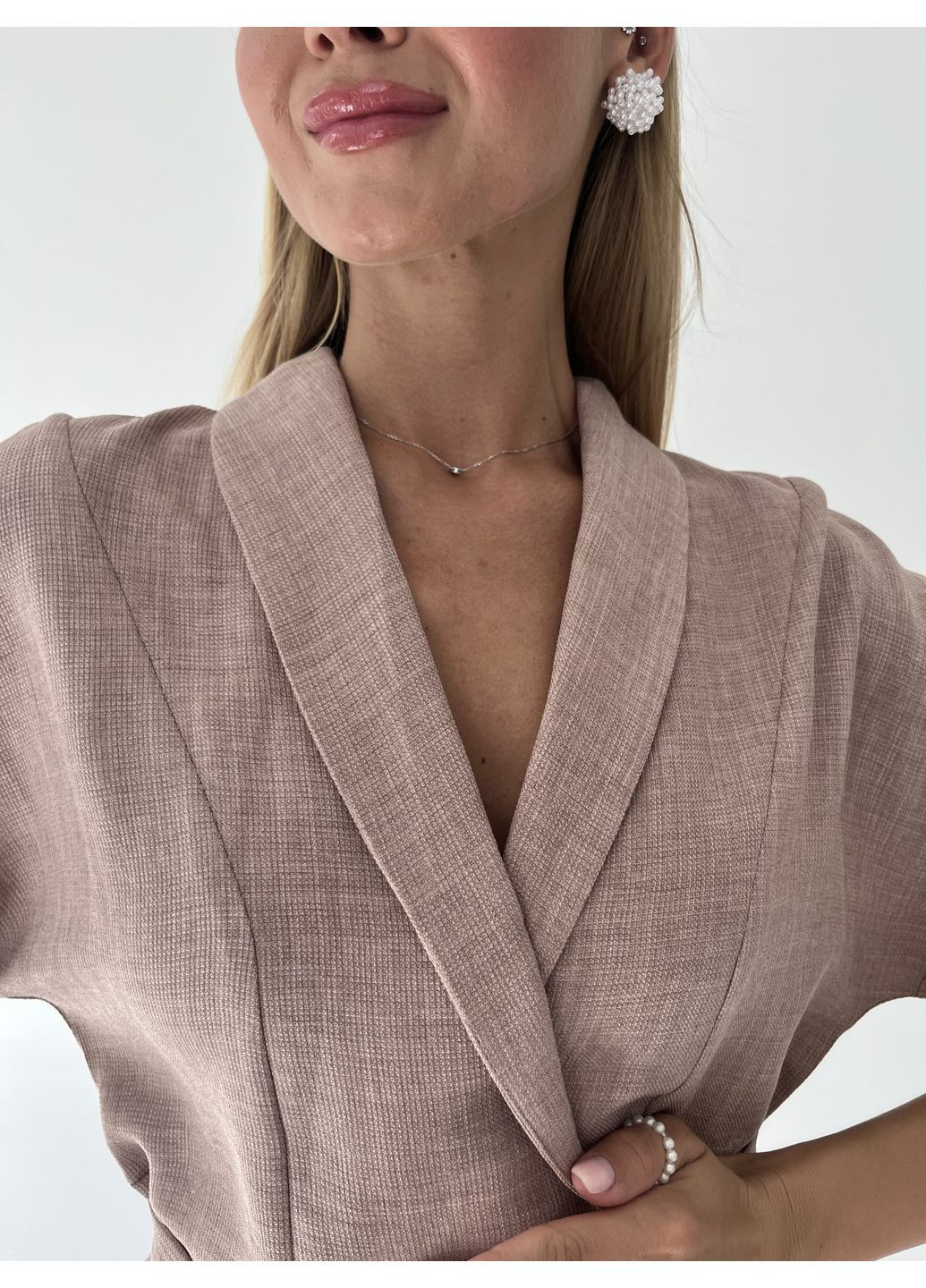 Комбинированное платье 1600332501al бежевый Alvo