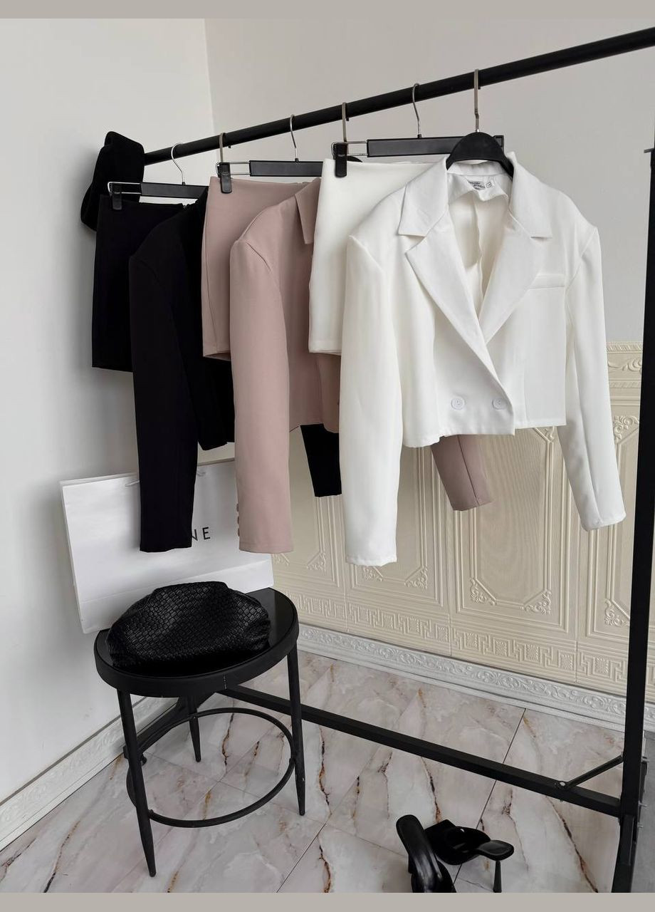 Женский костюм с юбкой-шортами и жакетом. Adelante (322764100)