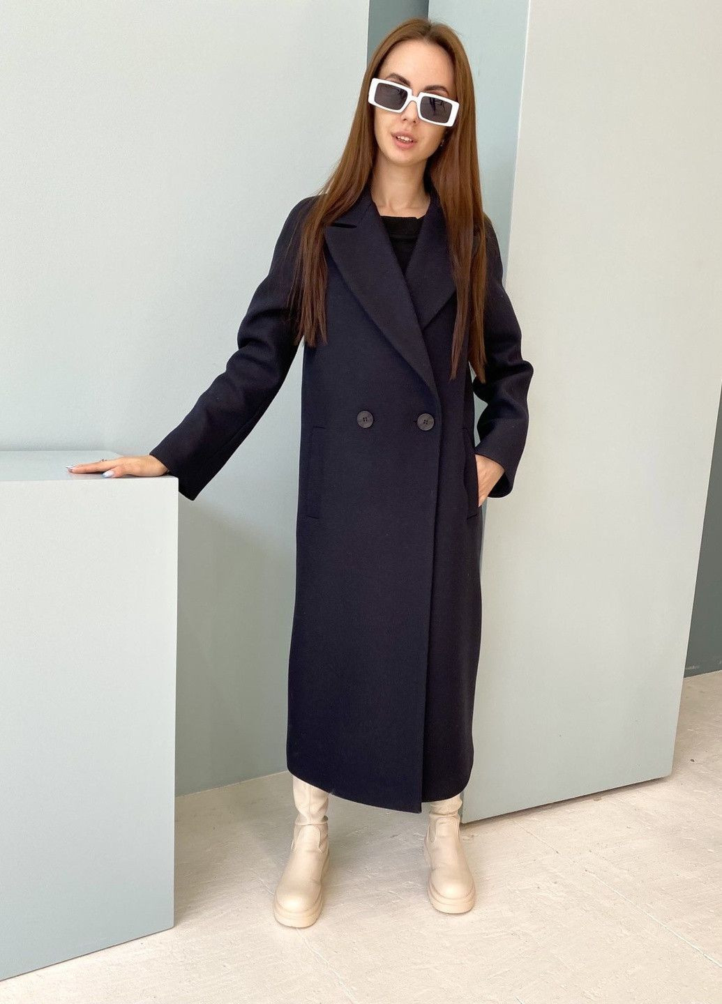 Темно-синее демисезонное Пальто демисезонное сукно темно-синее двубортное CHICLY