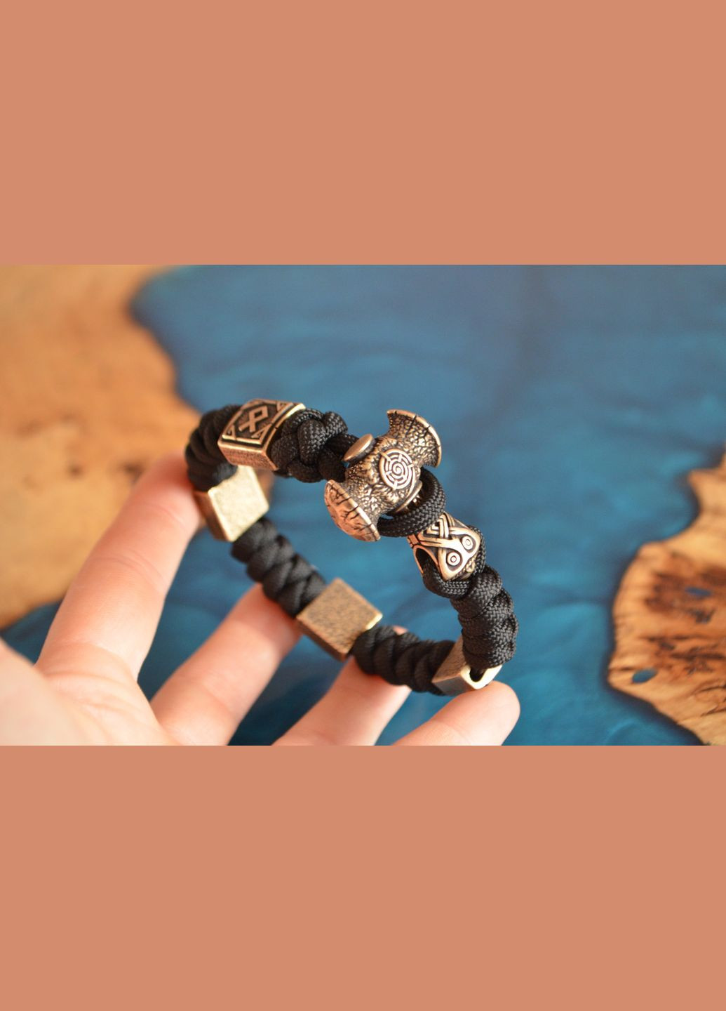 Браслет с Молотом Тора и рунами из бронзы ручного литья плетение из паракорда + брелок в подарок No Brand (341738755)