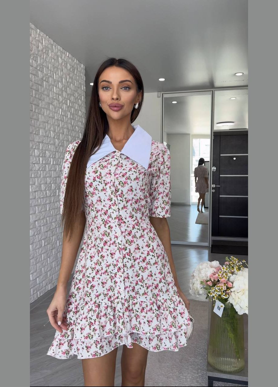 Білий кежуал сукня в квітковий принт з білим коміром дзвін Adelante з квітковим принтом