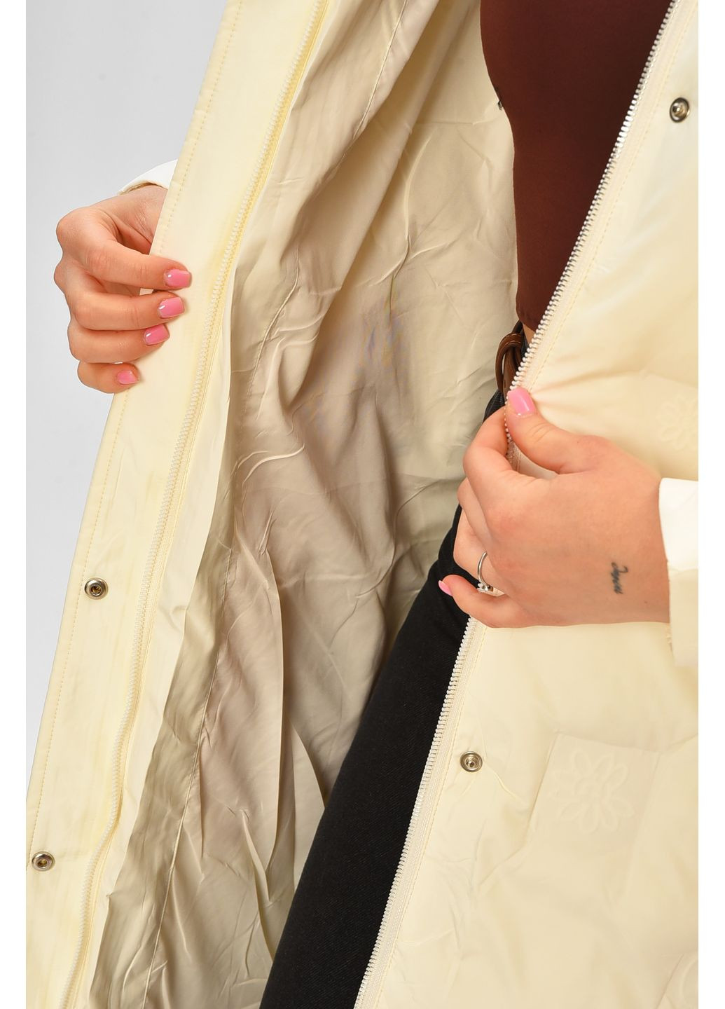 Молочная зимняя куртка женская удлиненная зима молочного цвета Let's Shop