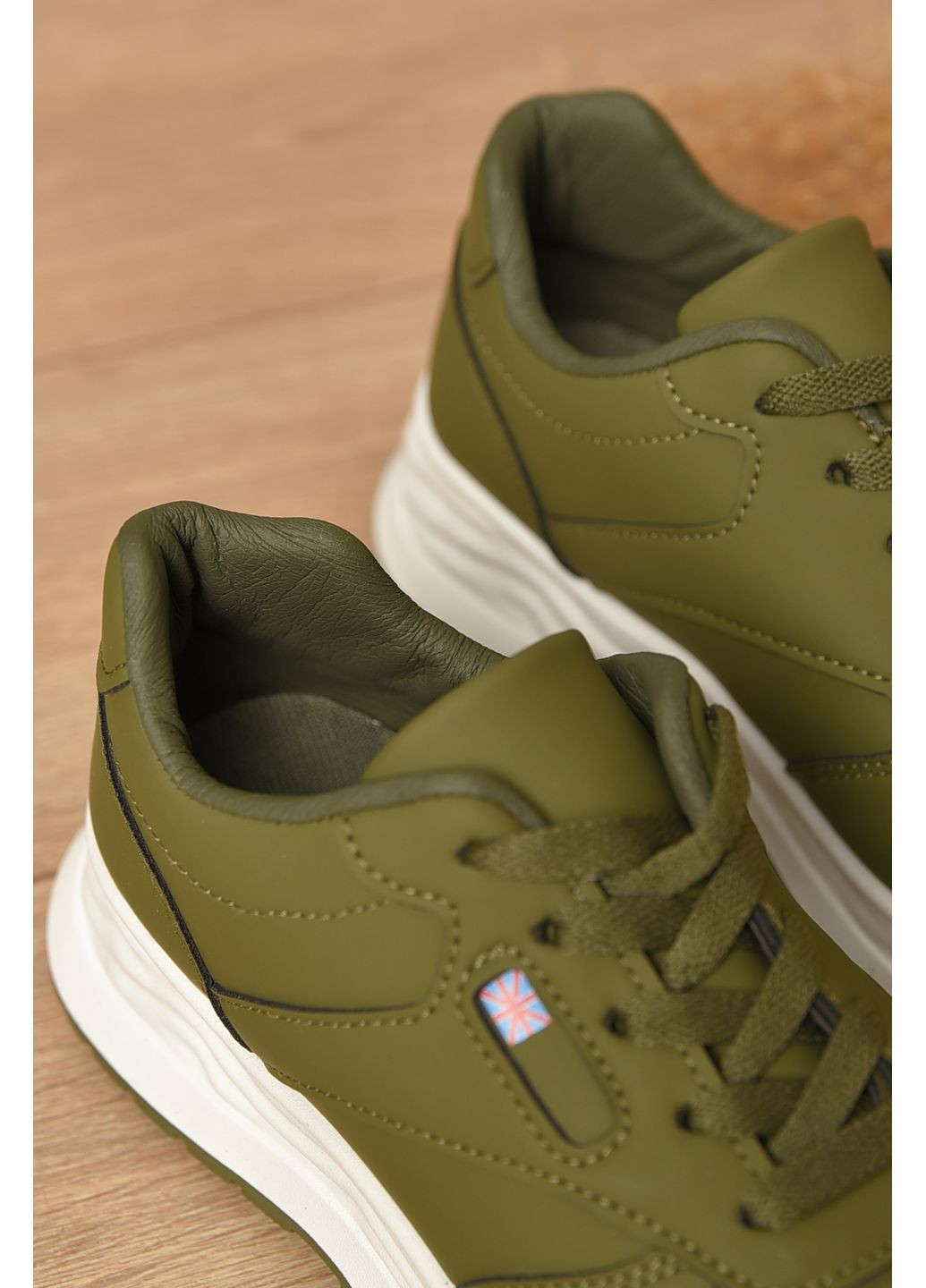 Кроссовки женские цвета хаки на шнуровке Let's Shop хаки демисезоны (362475599)