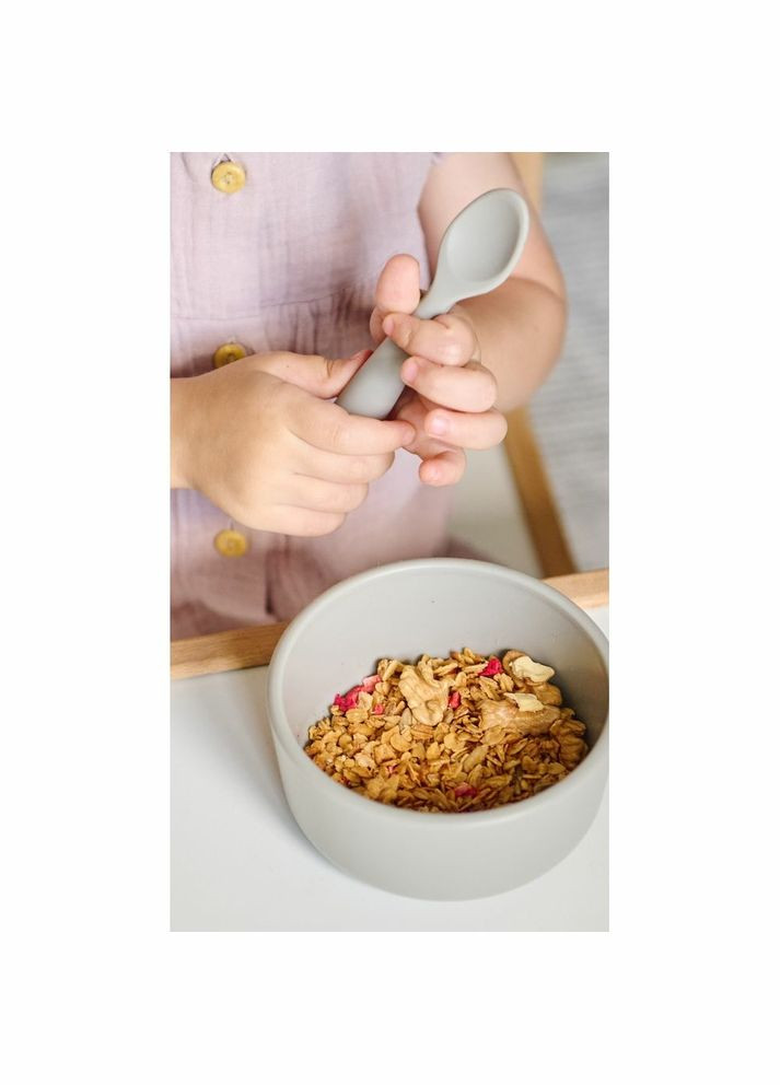 Глибока силіконова тарілка Basics-Bowl Powder Grey () MinikOiOi 101080104 (335030248)