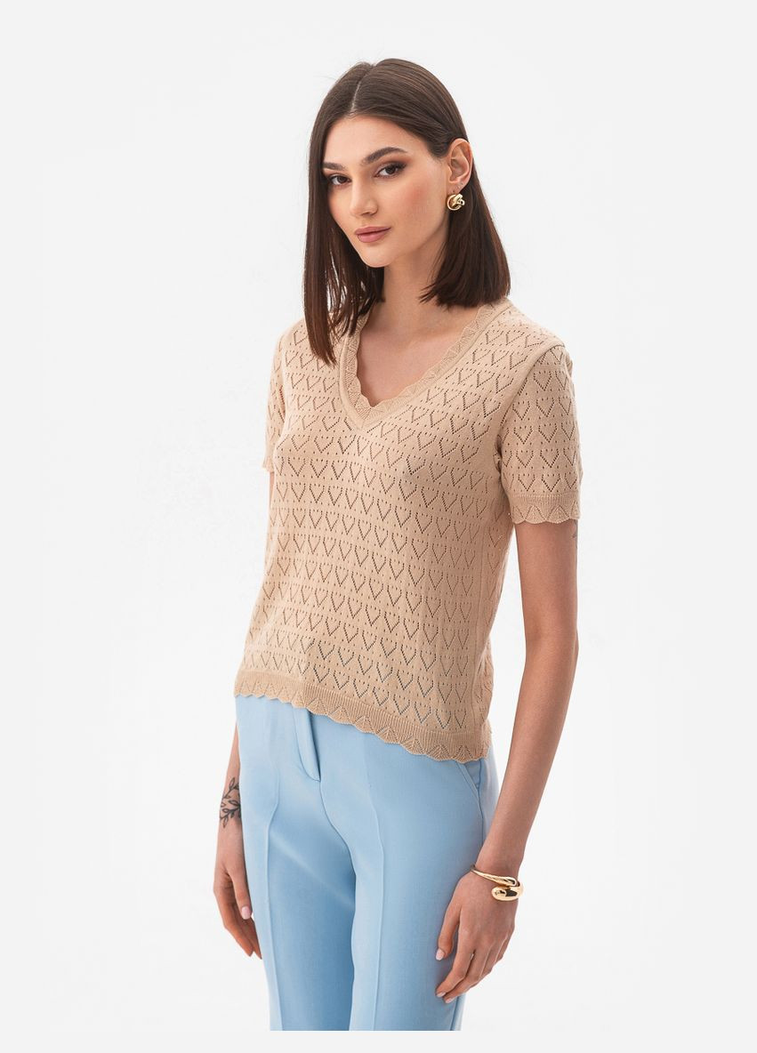 Бежевий літній жіночий ажурний джемпер з фігурним оздобленням SVTR