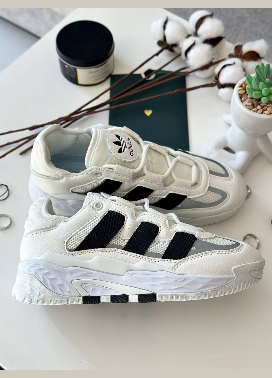 Белые всесезонные кроссовки Vakko Adidas Niteball White