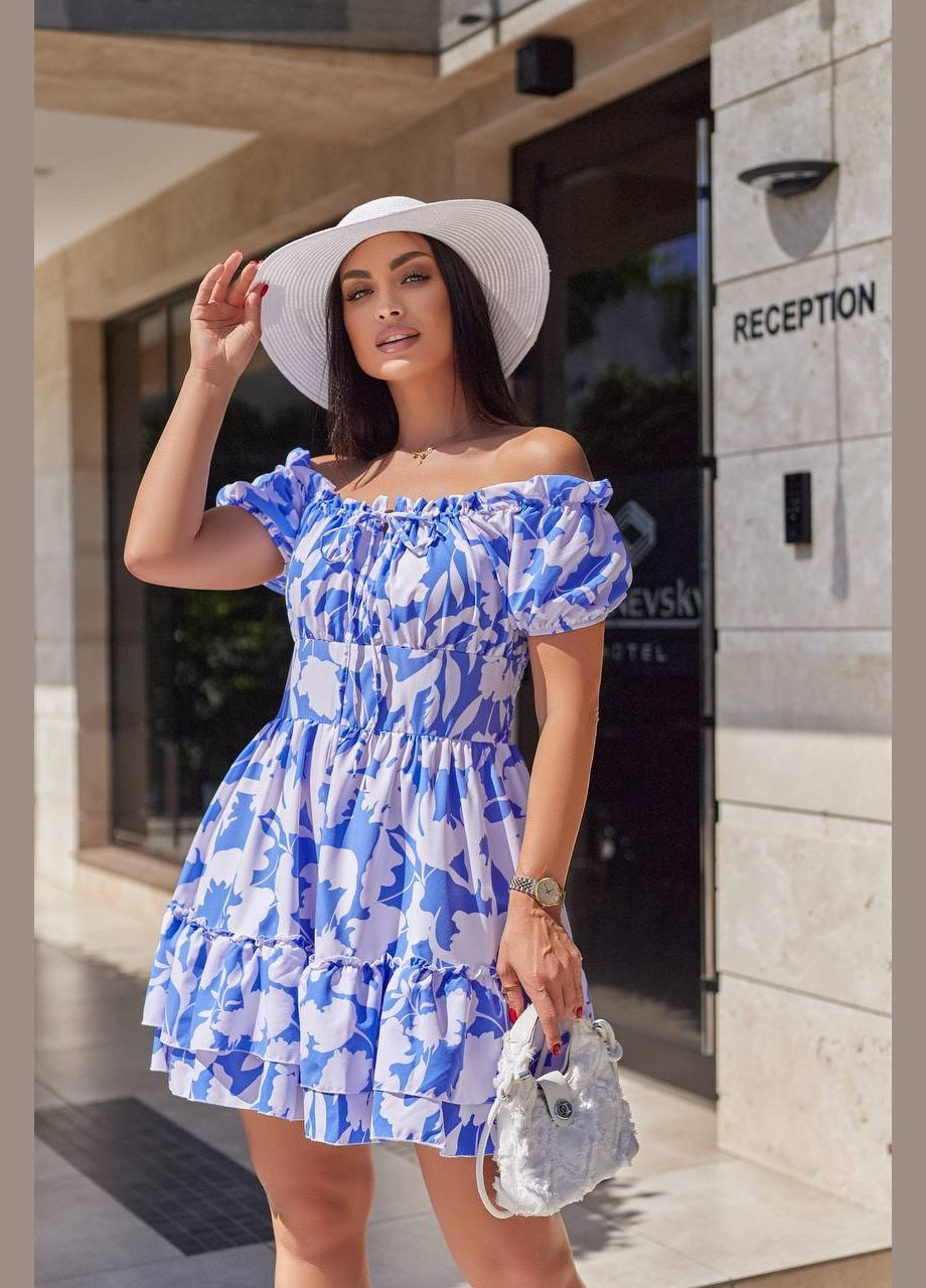 Синя красива легка літня сукня в квітковому принті (синій) з відкритими плечима та декольте, приємна до тіла коротка сукня No Brand з квітковим принтом