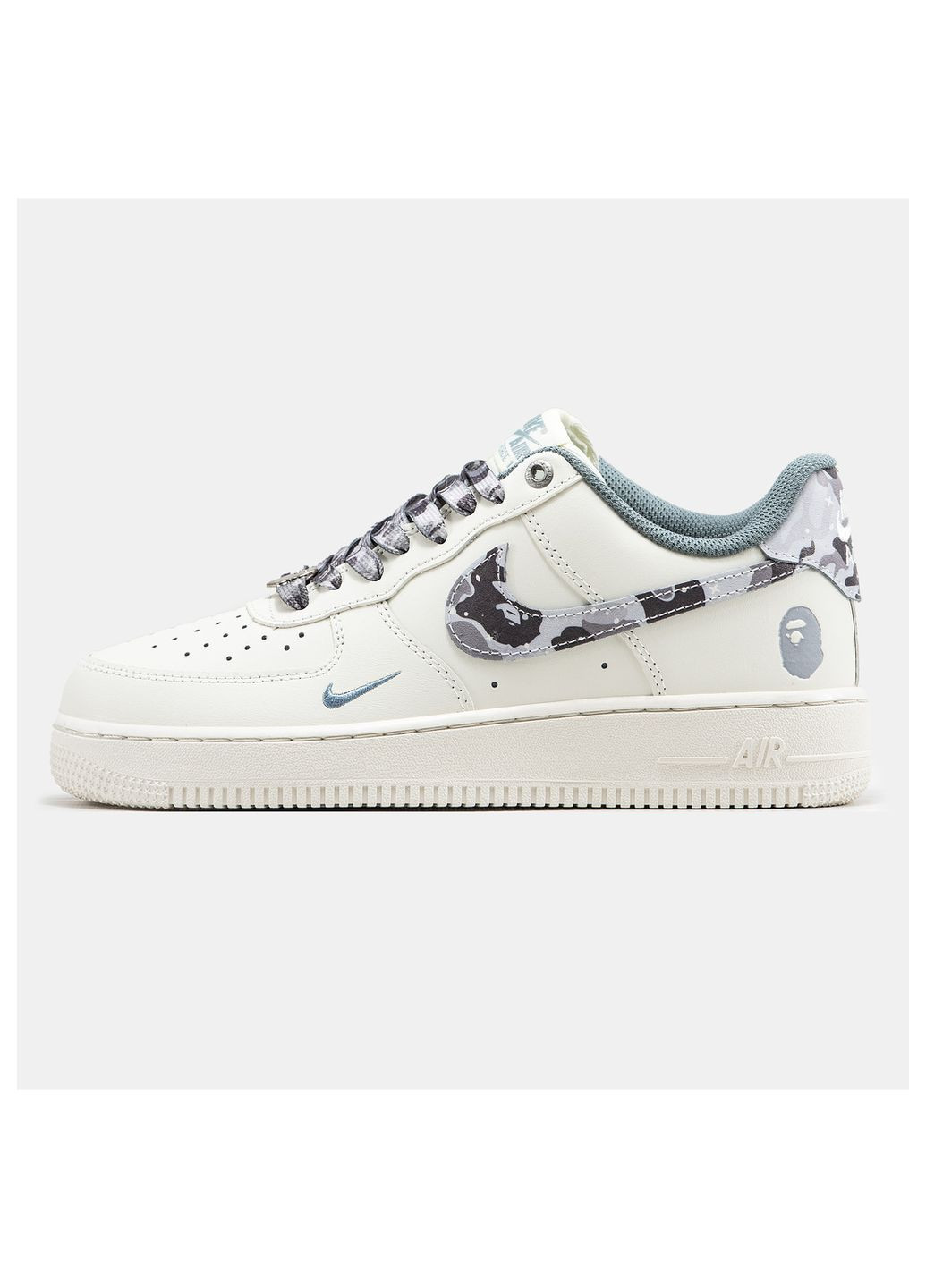 Білі кросівки унісекс Nike Air Force 1 x BAPE