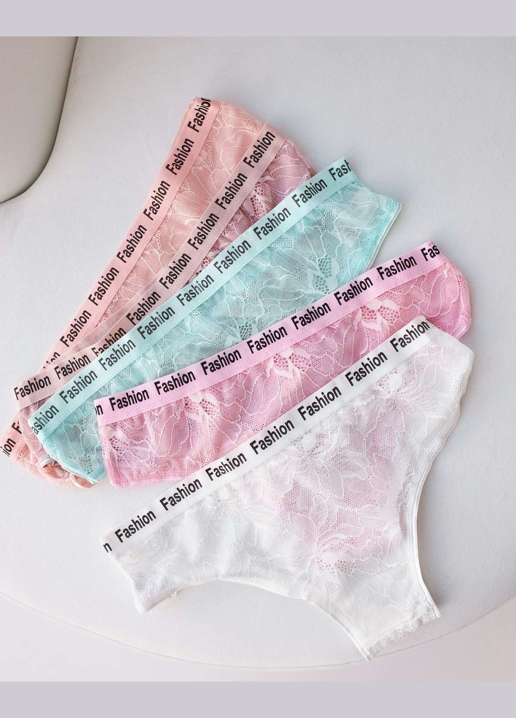 Жіночі труси-бразиліан, з ніжним мереживом 5 шт. Nicoletta (342119686)