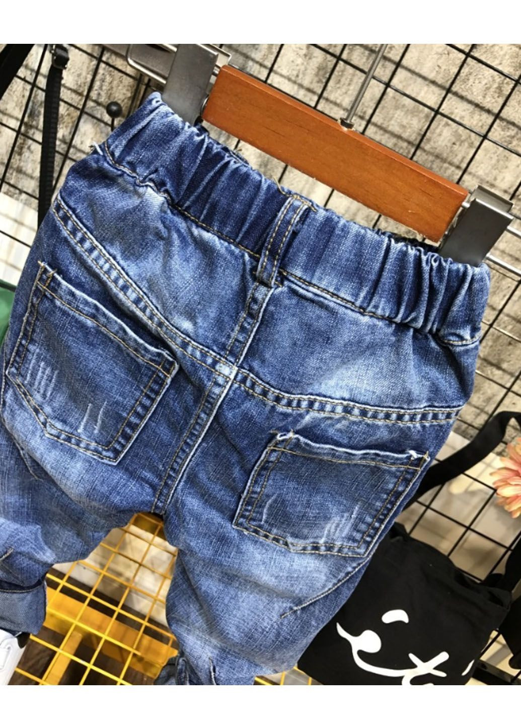Синие демисезонные зауженные джинсы No Brand