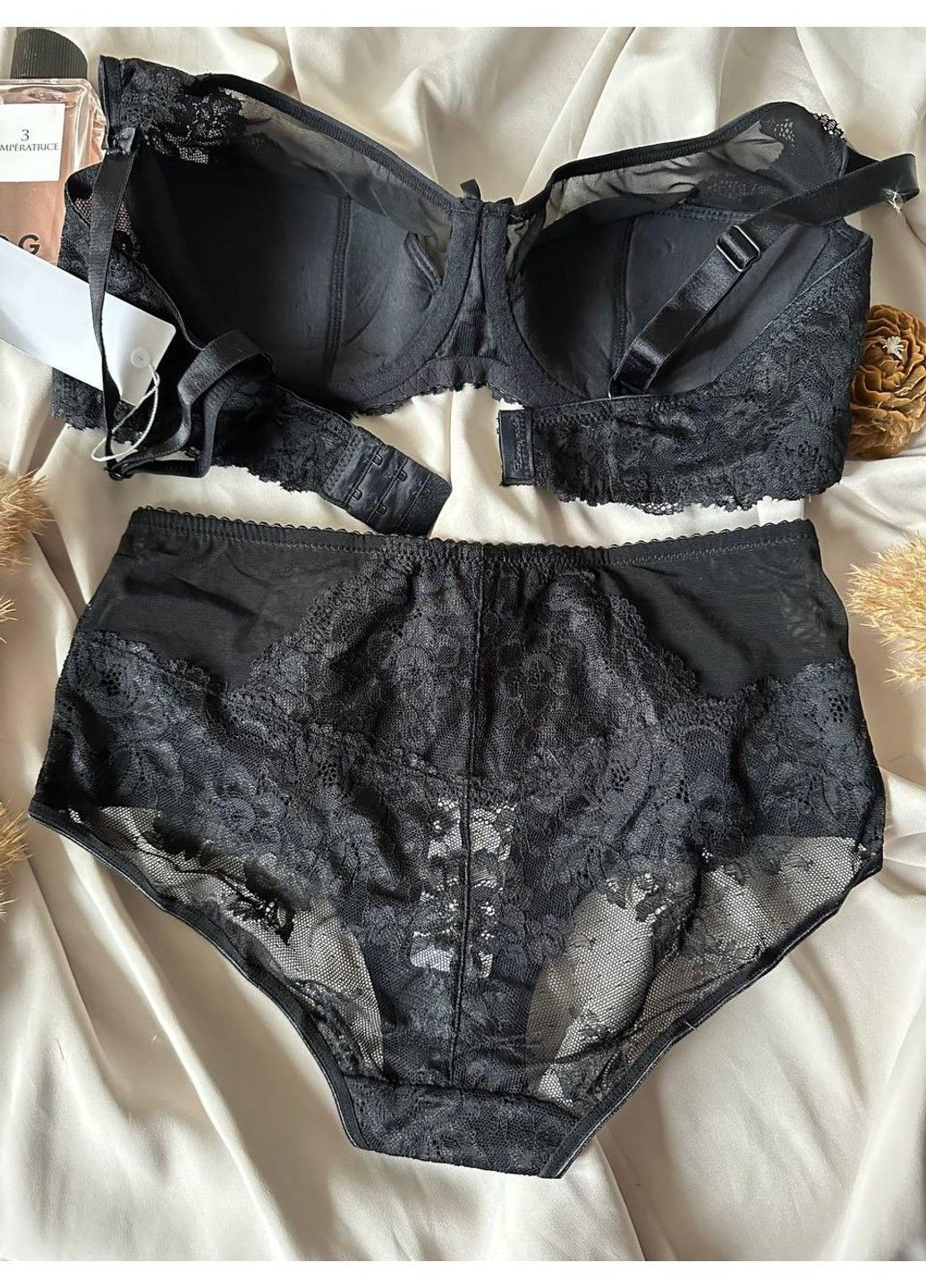 Чорний комплект бюстгальтер + трусики максі 11153 чорний Lanny Mode