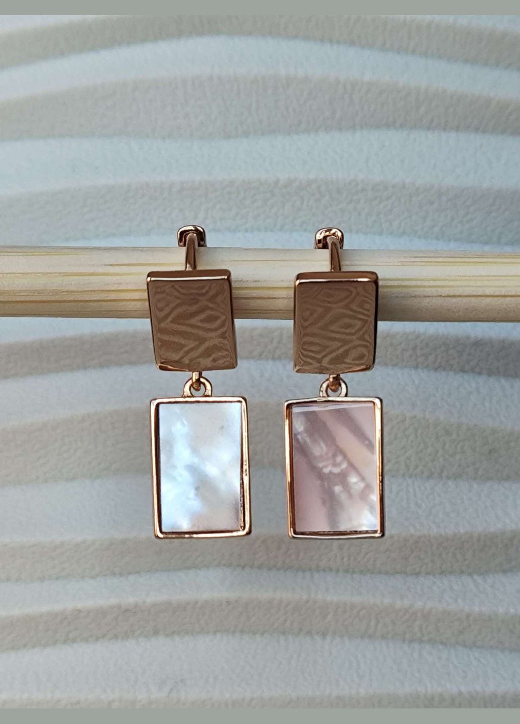 Позолочені сережки ксюпінг xuping позолота медичне золото медична сталь перламутрова емаль Xuping Jewelry (336190230)