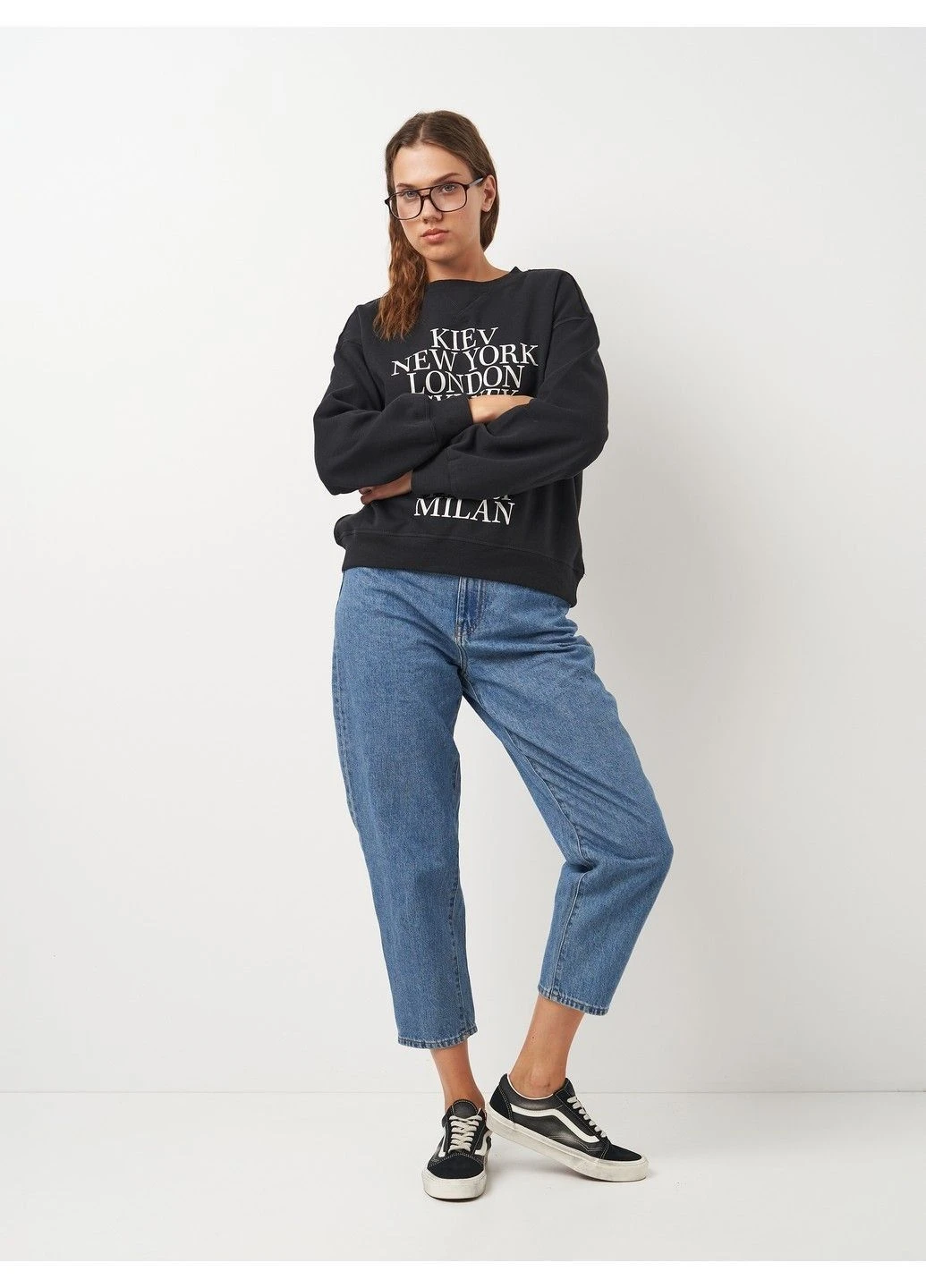 Черный свитшот H&M надпись (366292966)