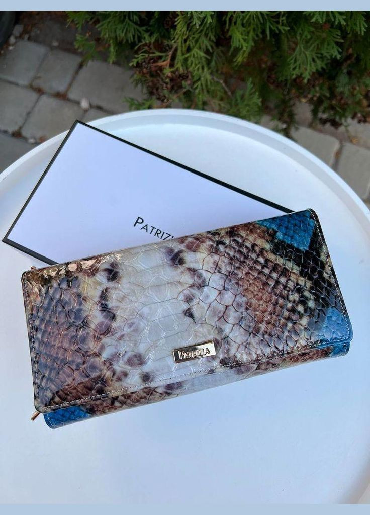 Кожаный женский натуральная кожа Польша змеиный принт беж с голубым на кнопке VL-122 Patrizia (341323141)
