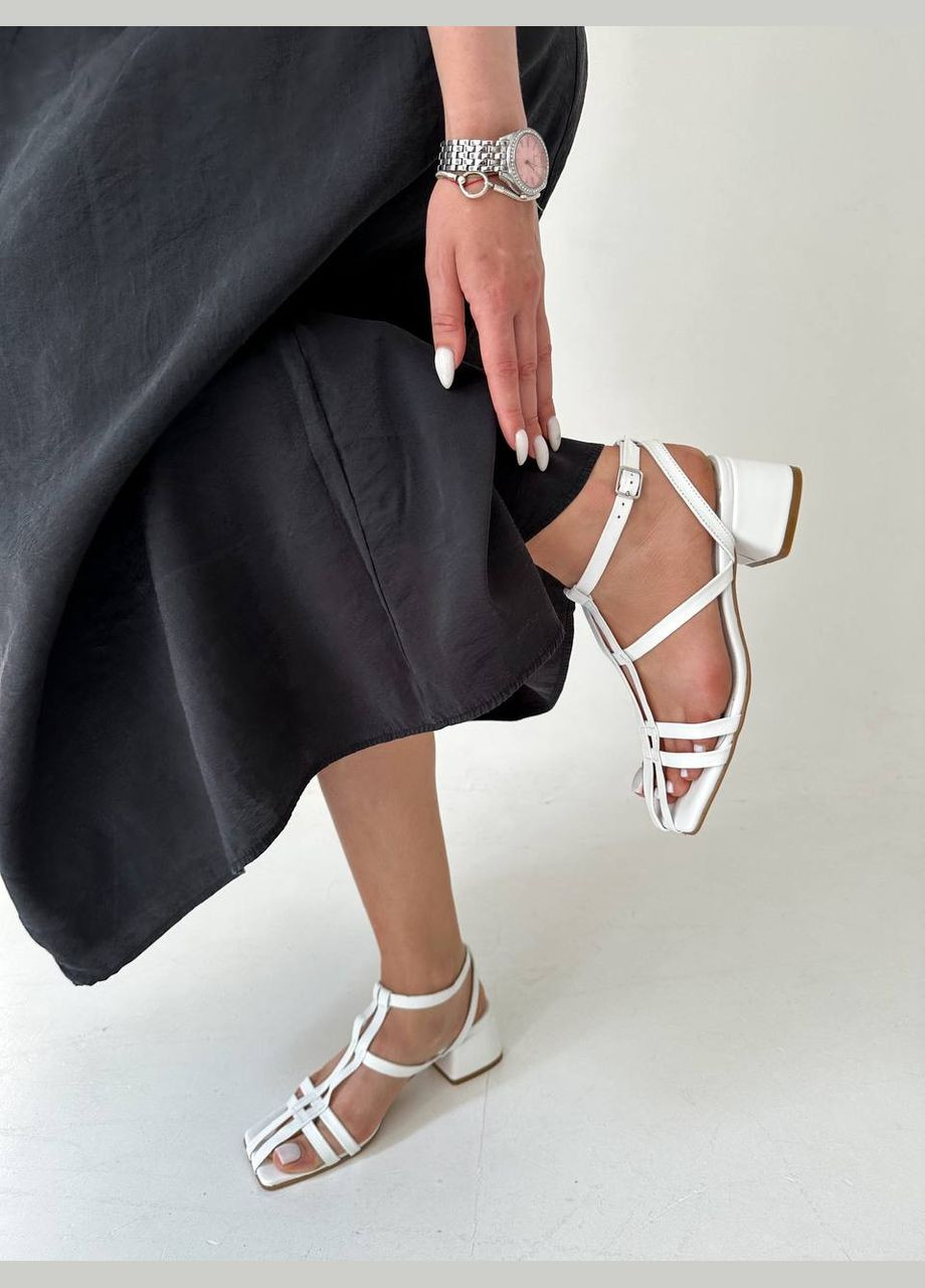 Білі босоніжки на стийких підборах з натуральної шкіри No Brand (296268338)