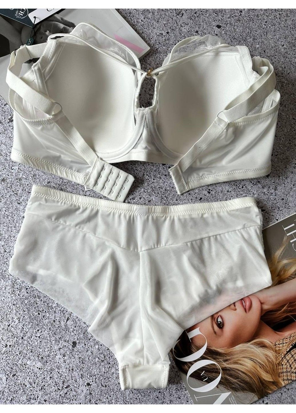 Білий комплект нижньої білизни на чашку d бюстгальтер + трусики білий CHLX