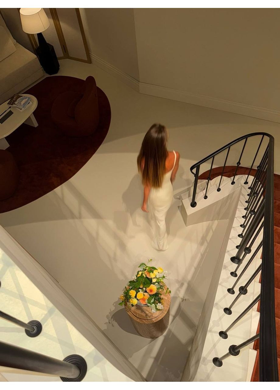 Белое вечернее сатиновое макси платье Adelante однотонное