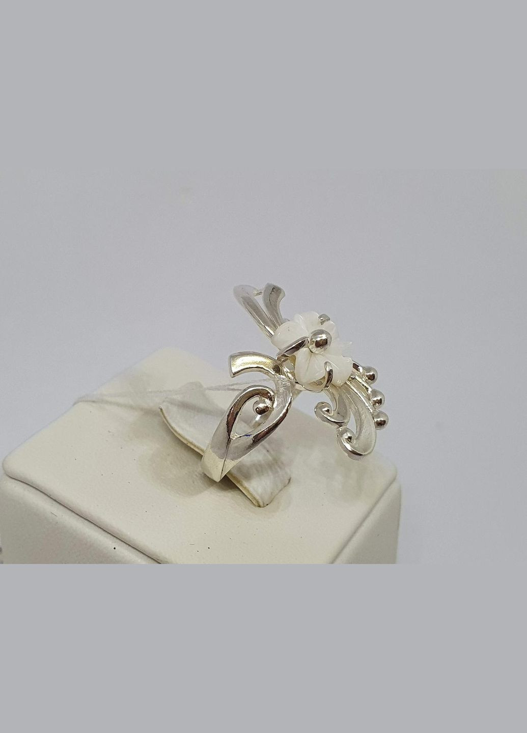 Срібна каблучка з перламутром. 041332 No Brand (296595004)