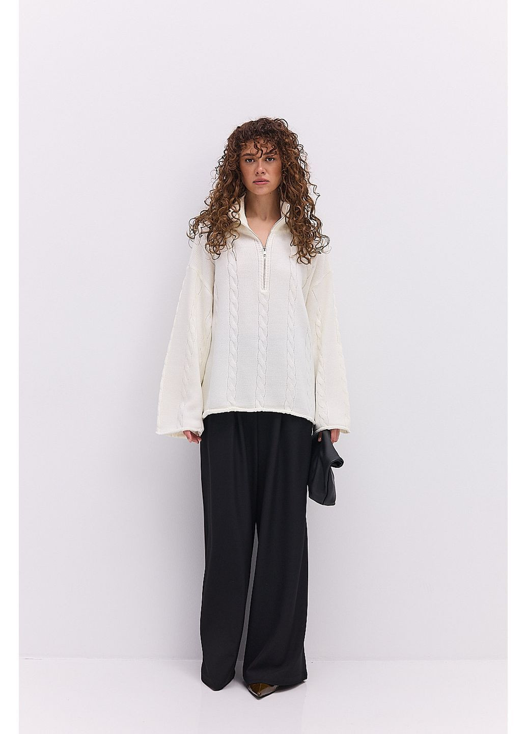 Вязаная женская кофта с воротником на молнии и косичками темно-красная Arjen (364967521)