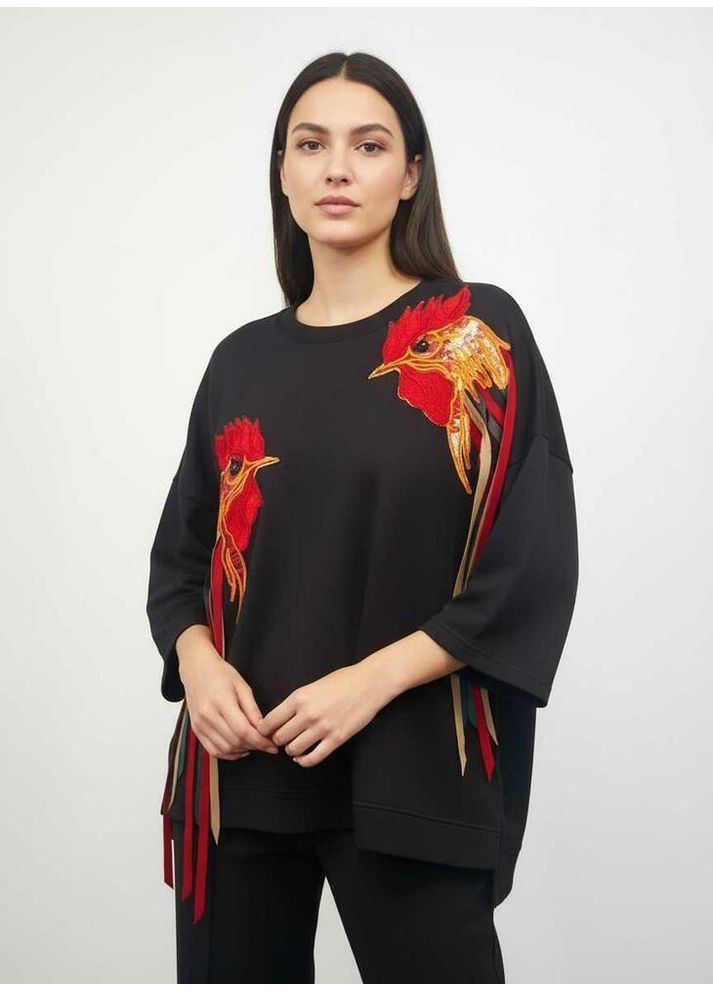 Черный женский свитшот oversize "петухи" с вышивкой и боковыми карманами mknk1234 Modna KAZKA (365807203)