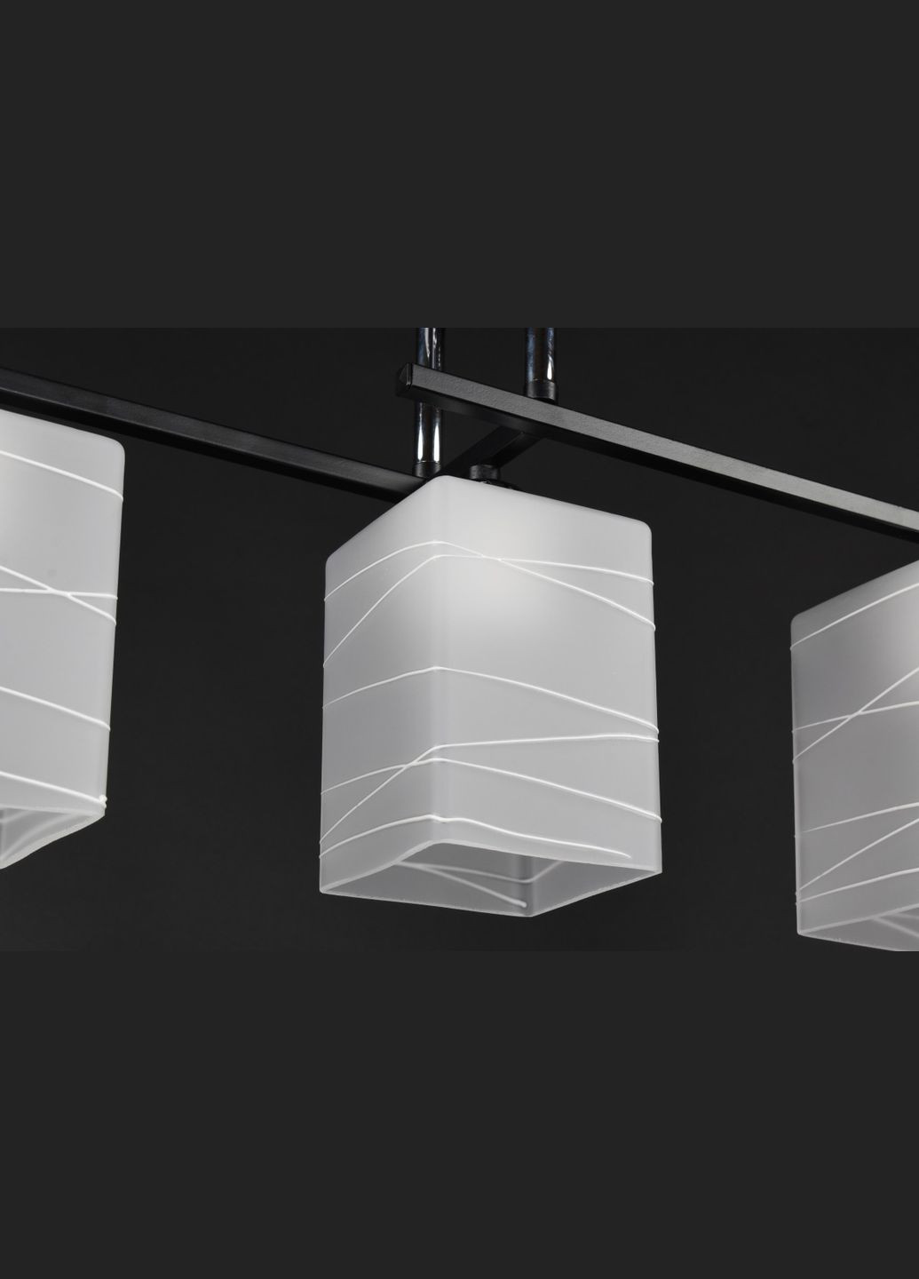 Люстра стельова на 3 лампочки 28201 Чорний 27х14х48 см. Sunnysky (364756280)