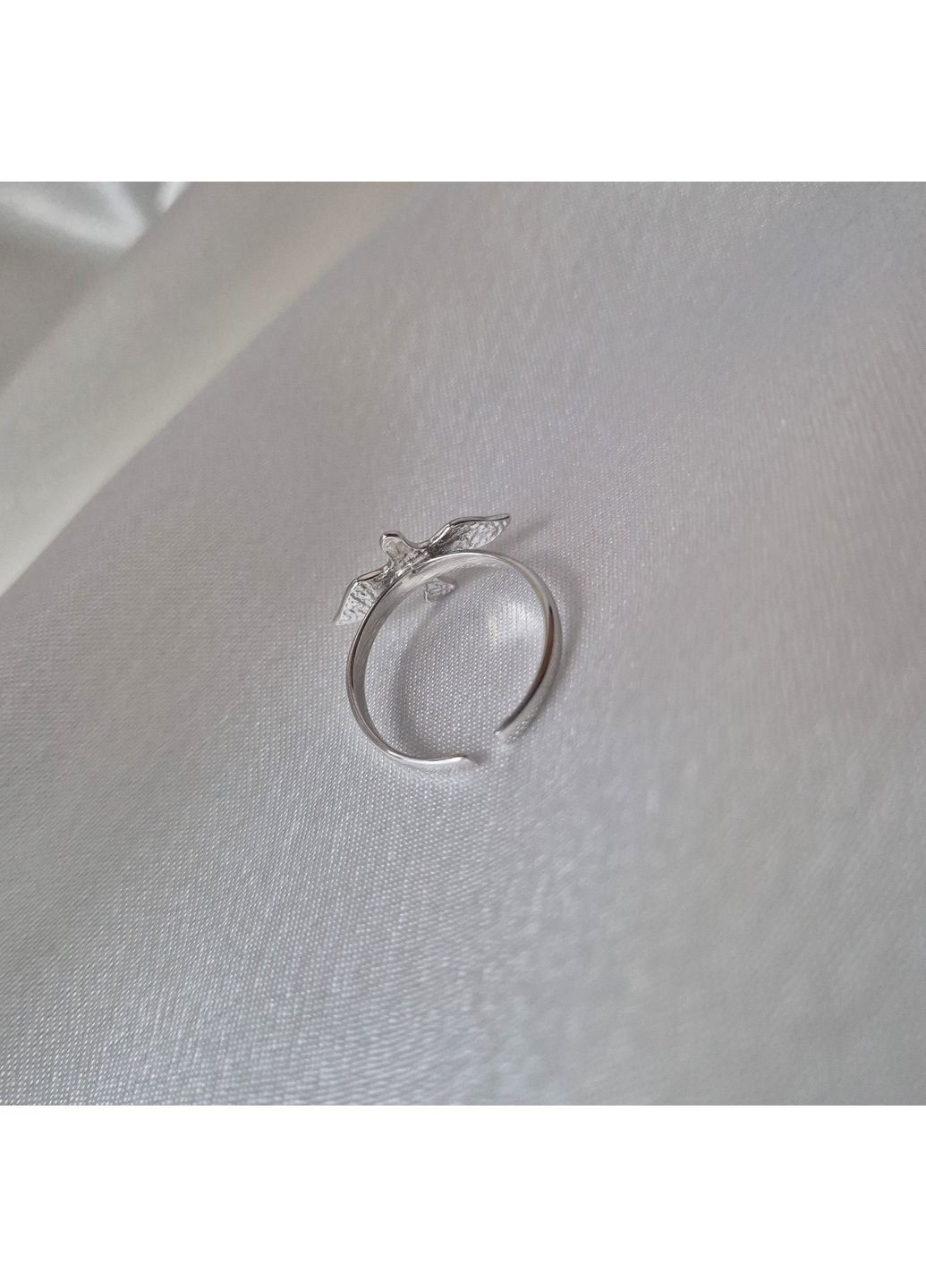 Срібна каблучка Горлиця з Білою емаллю 17 - 18 розмір срібло 925 проби Родоване вс608ер 1.49г Nobrand (369612472)