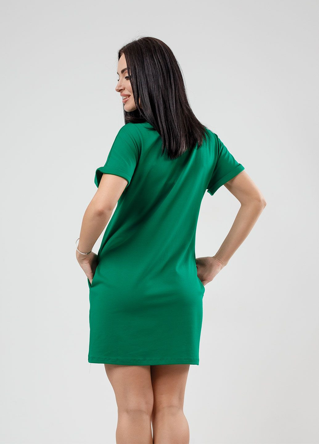 Зеленое повседневный, кэжуал летнее платье с карманами платье-футболка Fashion Girl однотонное