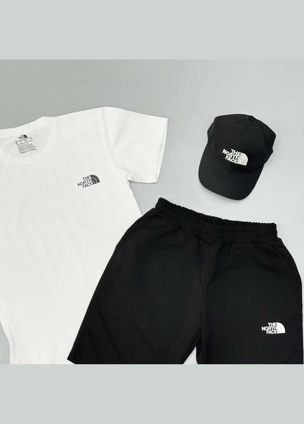 Стильный мужской костюм 4в1 The North Face шорты+футболка+кепка+носки черныо-белый Freedom (332980481)