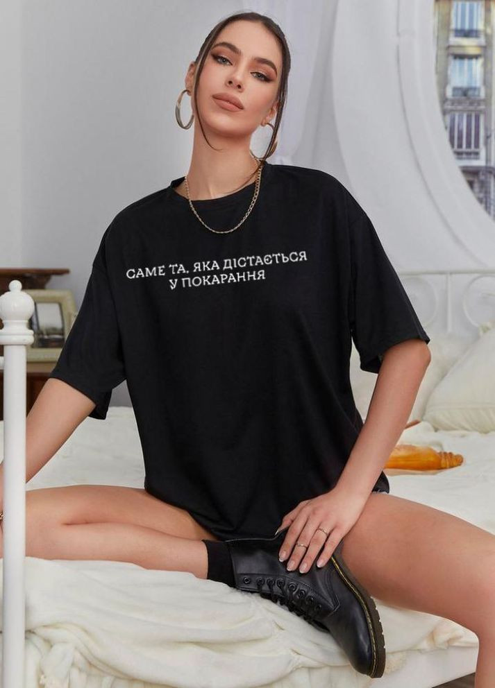 Жіноча чорна модна оверсайз футболка з трендовим принтом No Brand - (295292334)