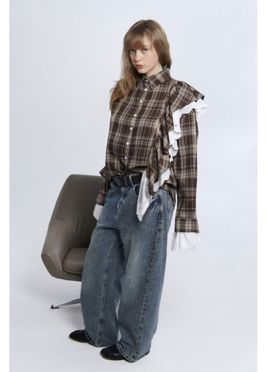 Дизайнерська жіноча сорочка-трансформер Oxford у клітинку з асиметричним воланом та білим мереживом (Oversize) LUCKY REEF (372736163)