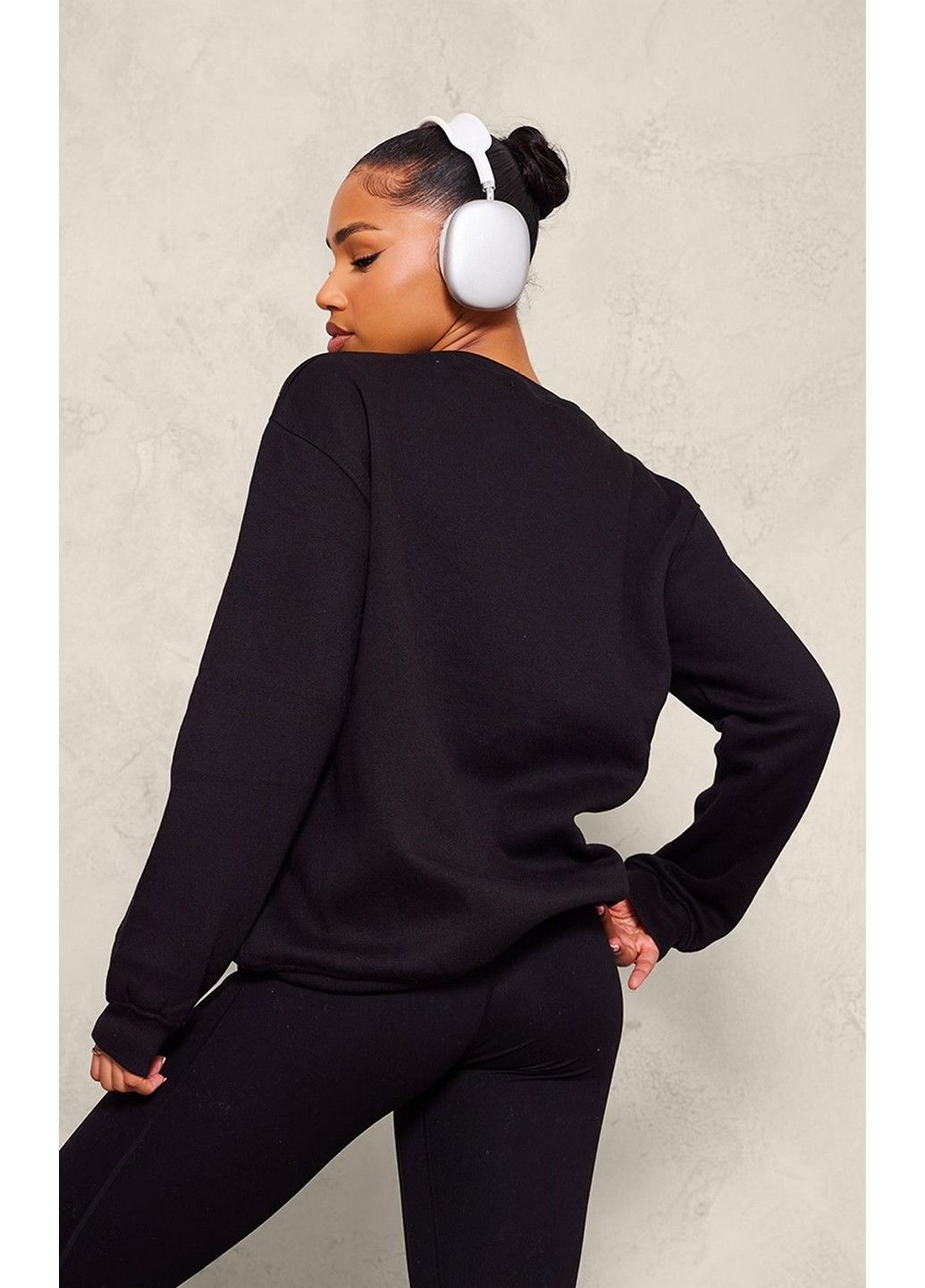 Чорний світшот на флісі PrettyLittleThing однотонний (305787038)