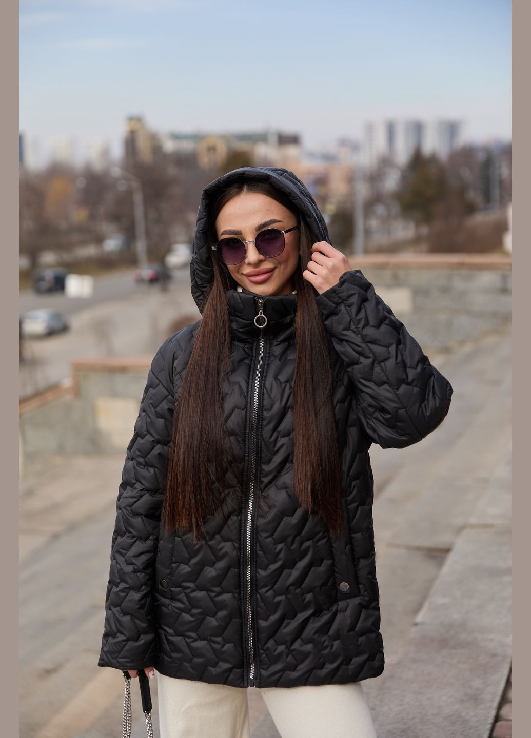 Черная демисезонная куртка MN