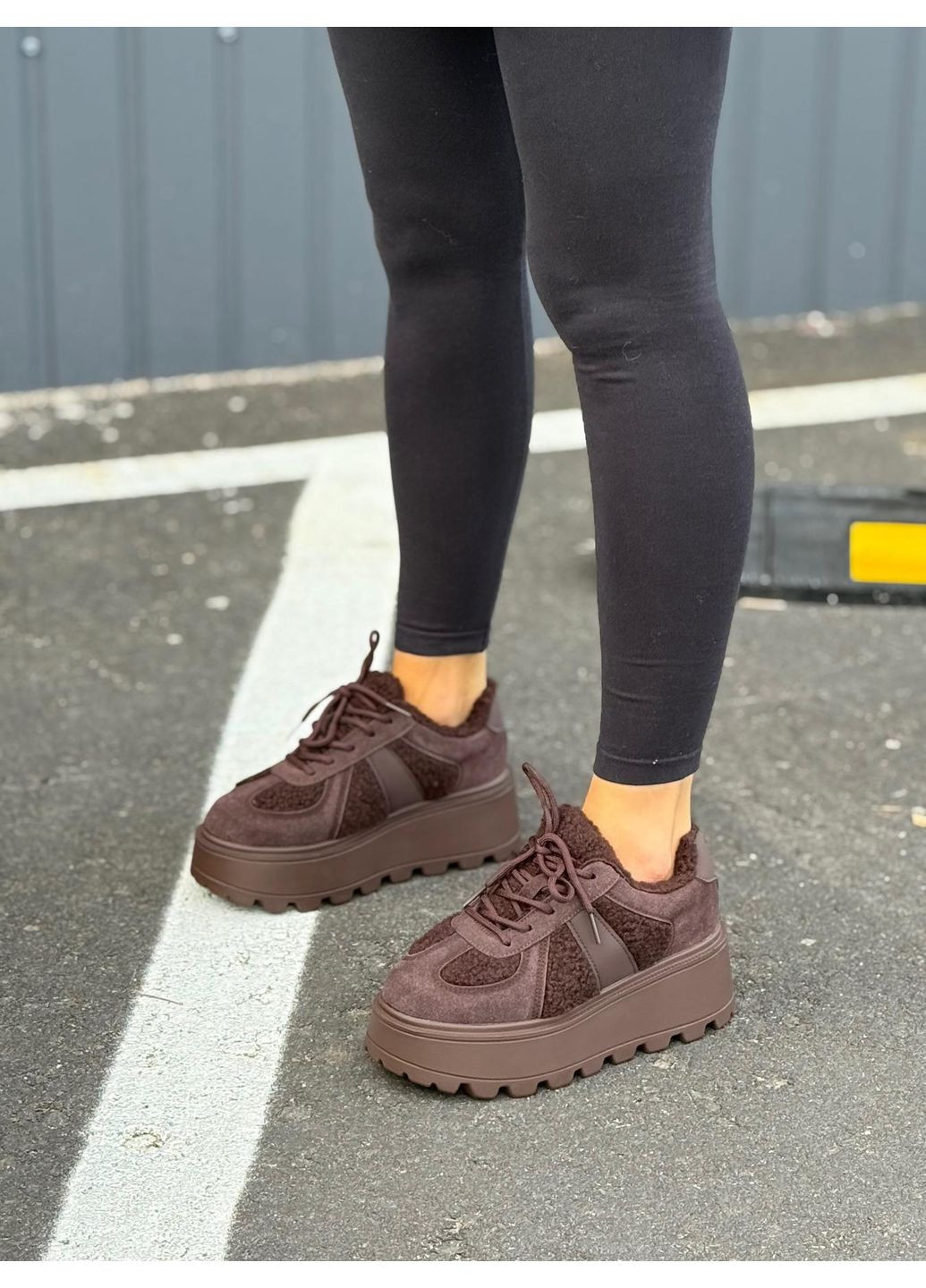 Женские кроссовки тёплые шоколад на высокой подошве замша барашек на меху холодная осень зимние сникерсы No Brand коричневые зима (366666072)