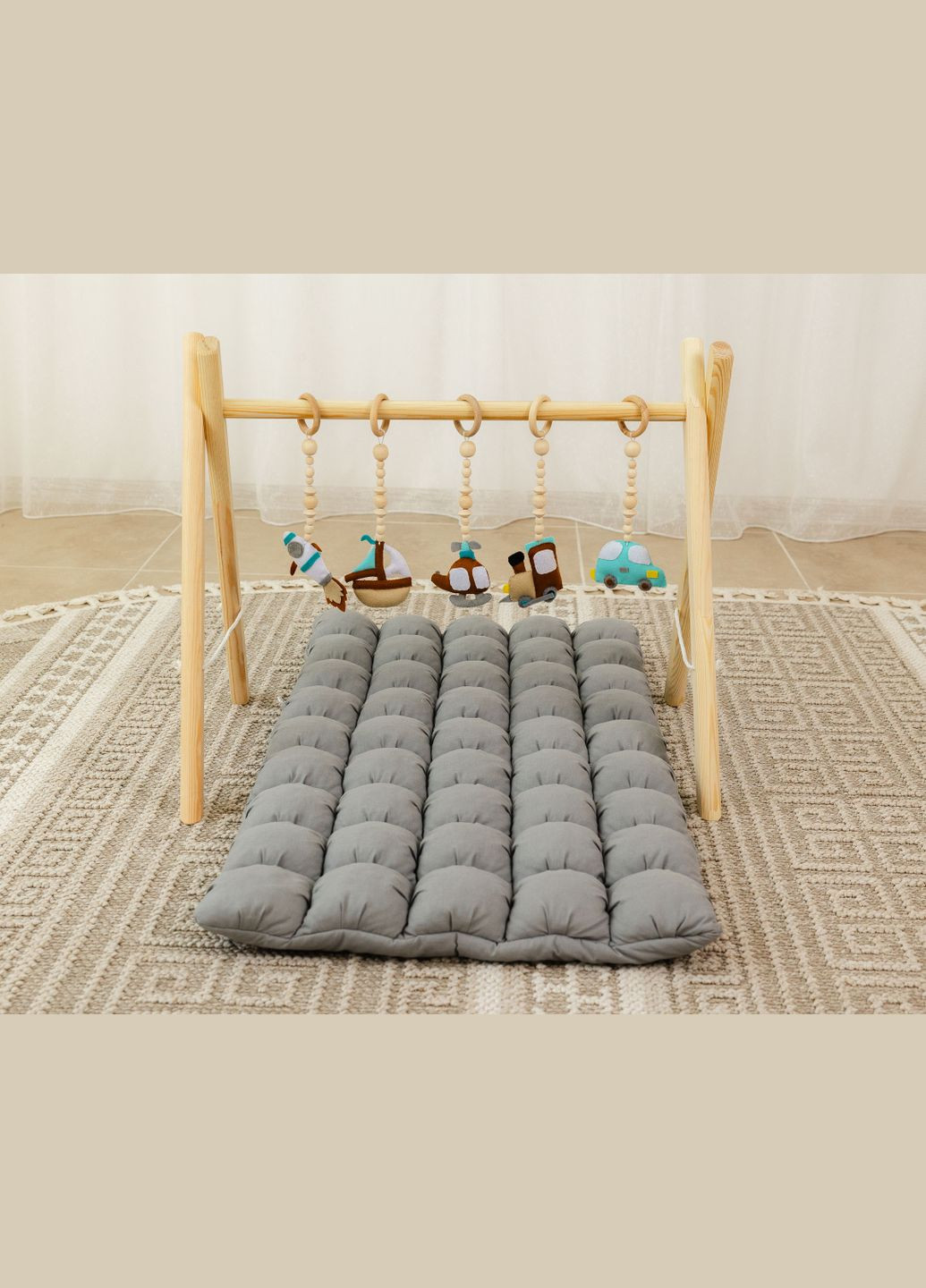 Мобиль напольный Беби Джим XRMASTER Веселые путешествия с серым матрасиком No Brand (347584732)