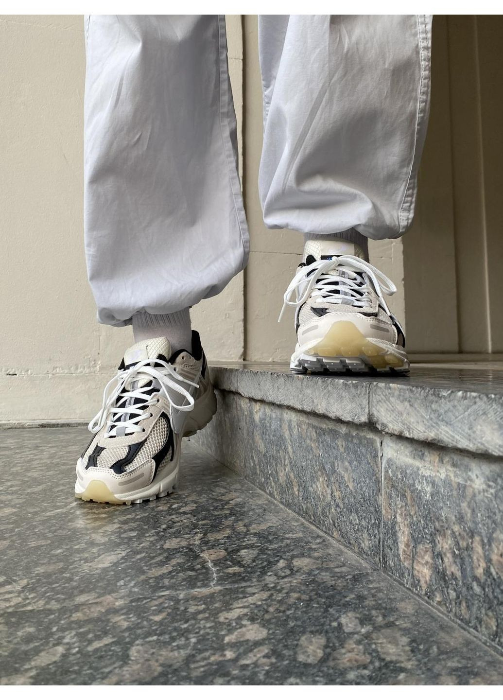 Чорні Осінні кросівки чоловічі nike zoom vomero 5 beige white black найк аір зум вомеро 5 No Brand