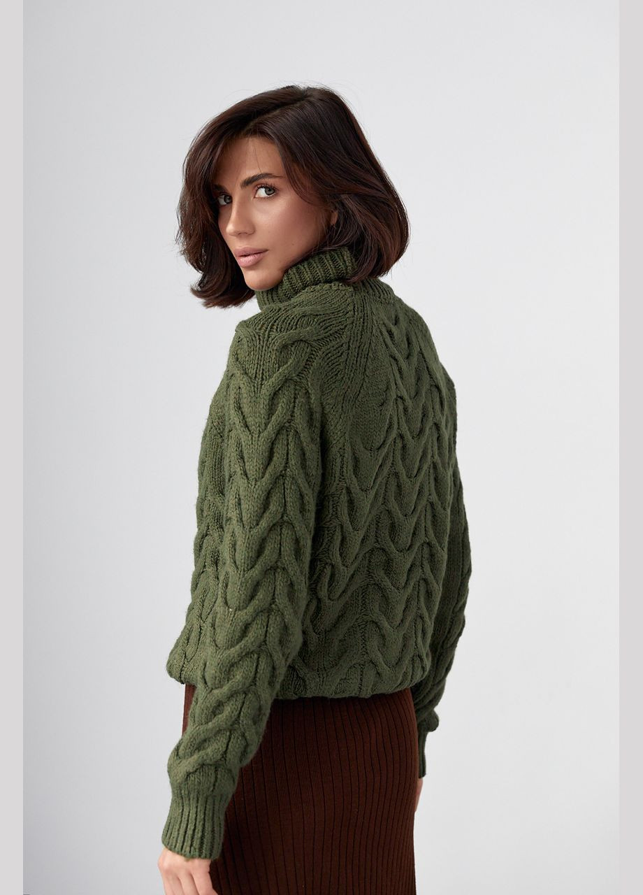 Оливковый (хаки) зимний женский свитер из крупной вязки в косичку 4645 Lurex