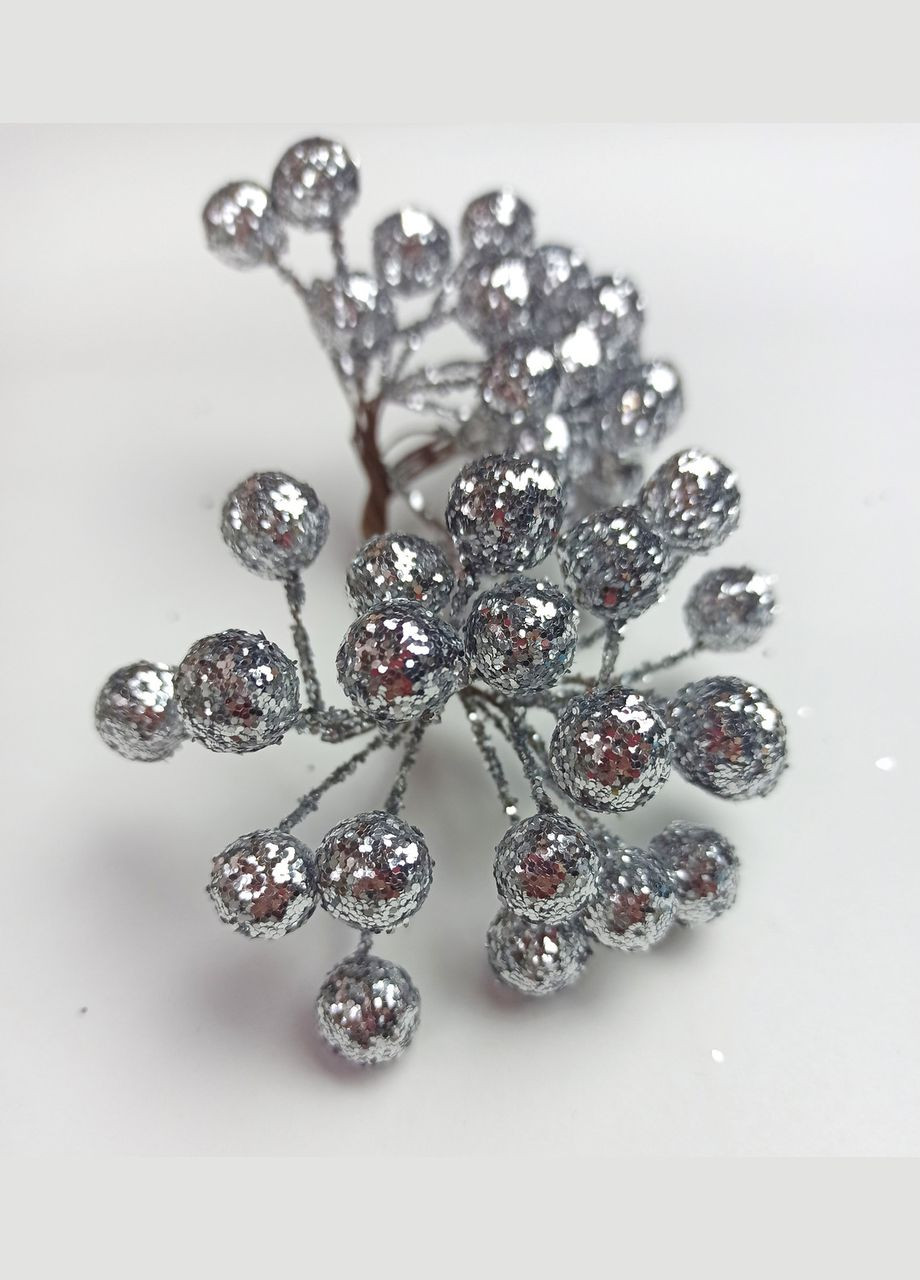 Декор новорічний Набір декоративних ягід глітерні Сріблясті 40 шт ягід 12 мм Finding (338434417)