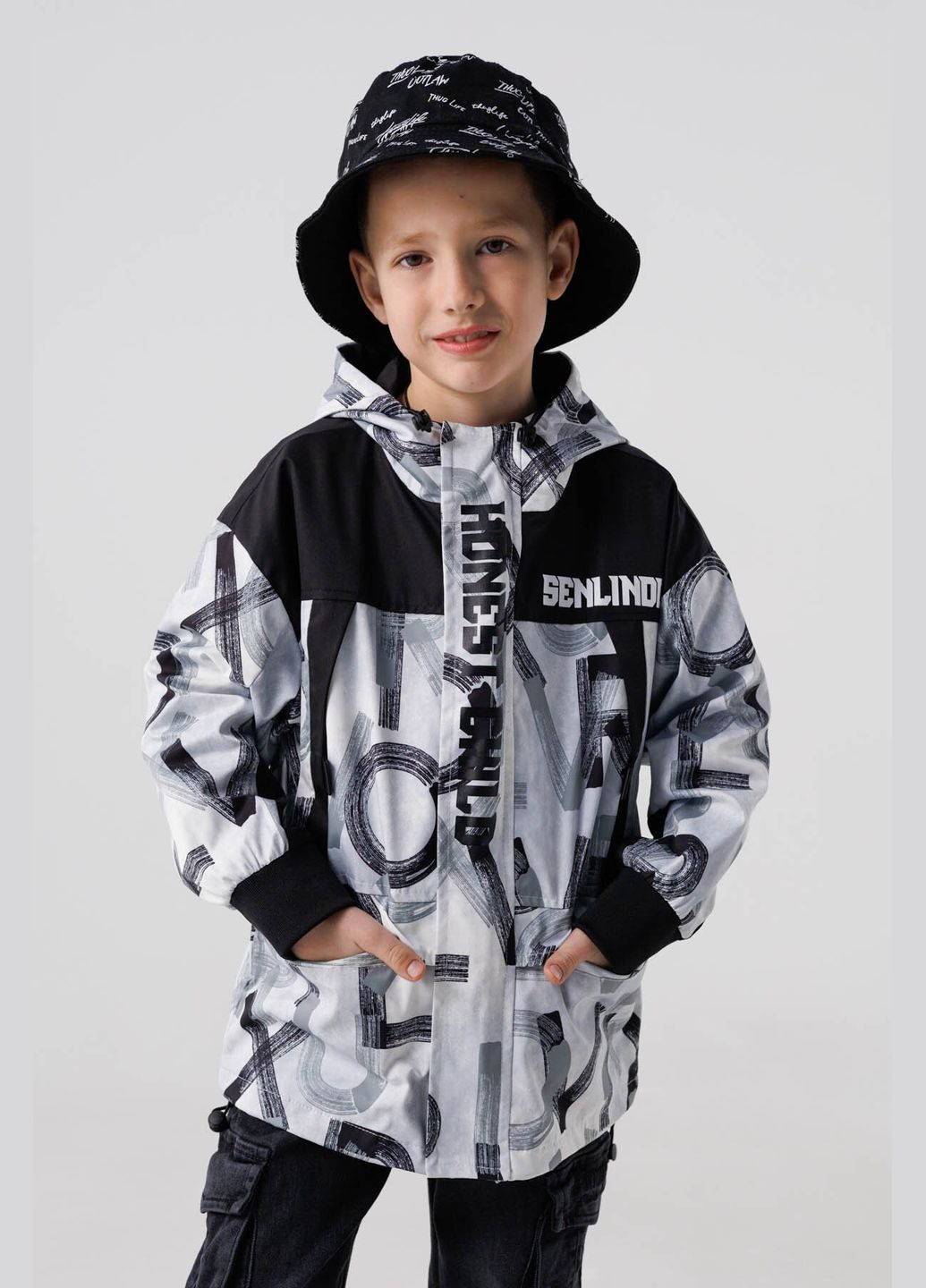 Белая демисезонная ветровка No Brand