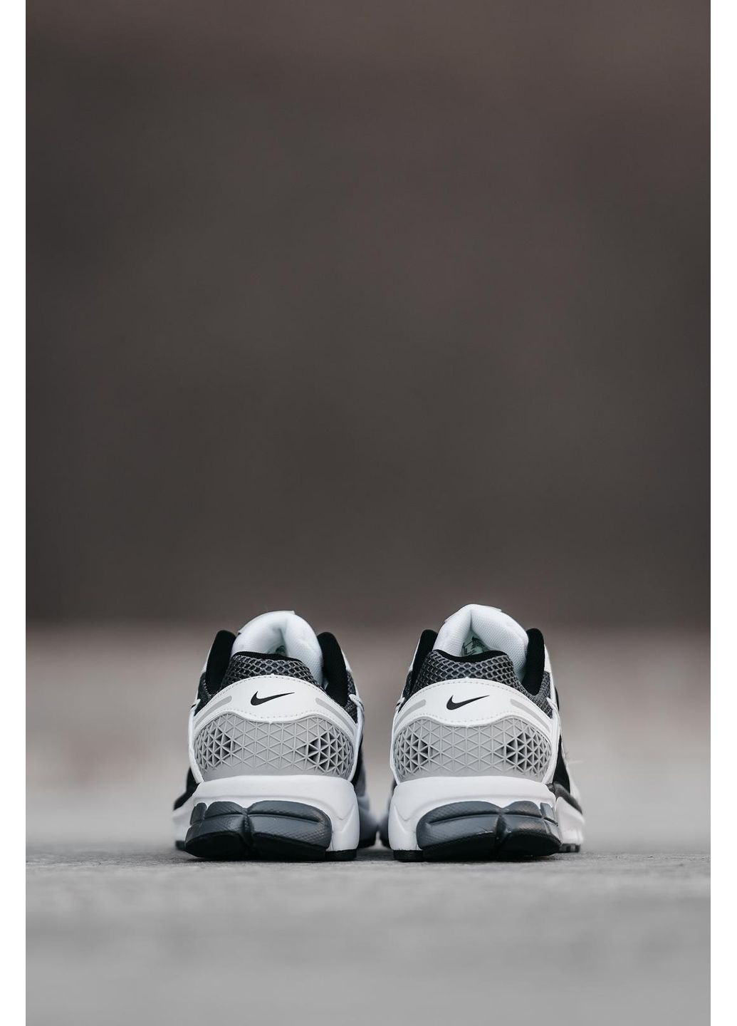 КРОСІВКИ ЖІНОЧІ NIKE ZOOM VOMERO 5 BLACK WHITE V2 НАЙК АІР ЗУМ ВОМЕРО 5 No Brand чорні демісезони (369392469)