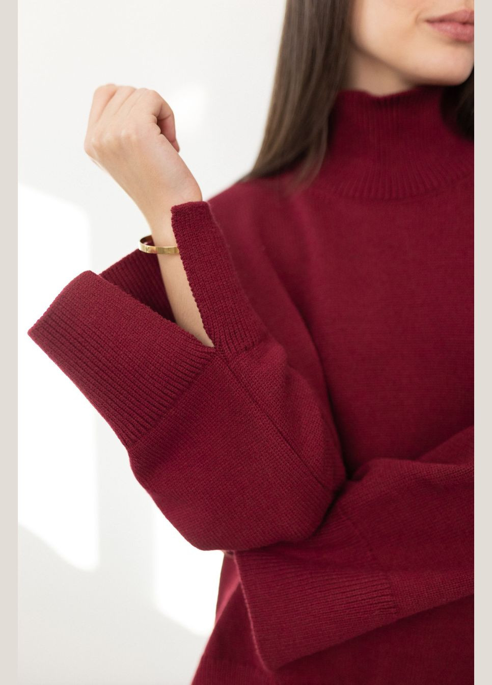 Бордовий демісезонний светр в'язаний з високою горловиною s004 джемпер Twice