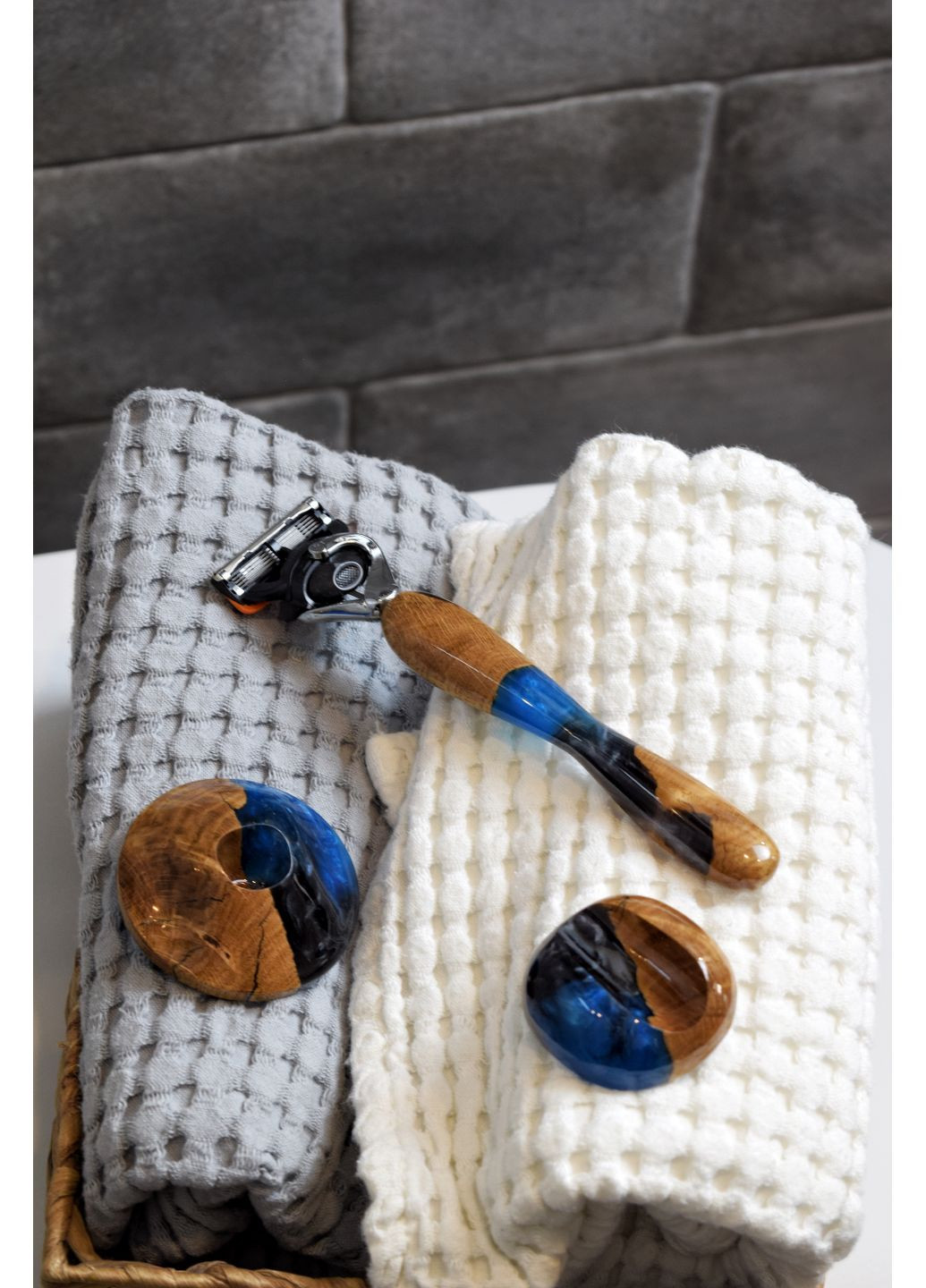 Набор подарочный Станок для бритья Серый и синий перламутр Коробка со смолой EpoxyWood Ukraine Округла (360898041)