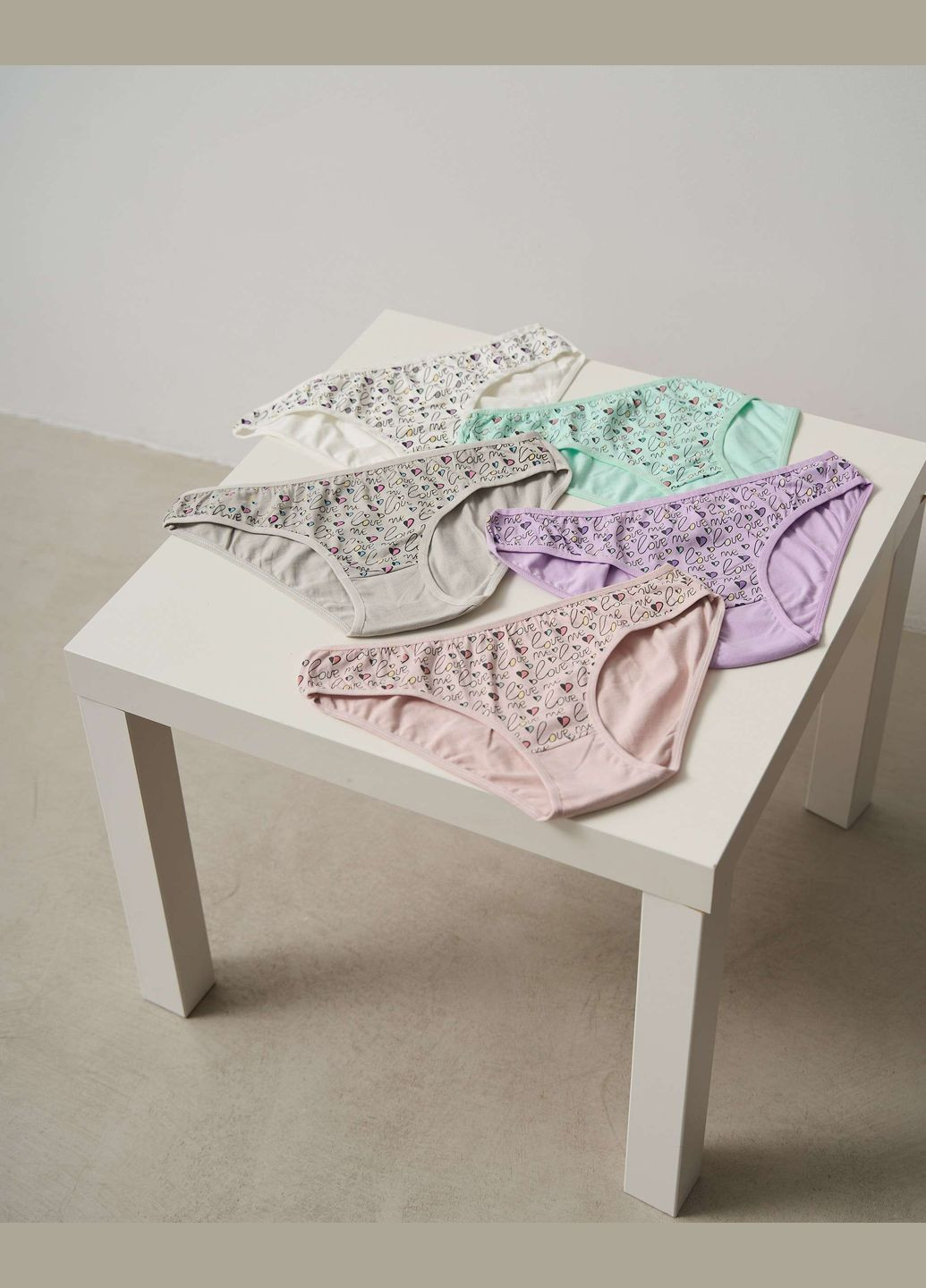 Жіночі трусики з написом Love me 5 шт. Nicoletta (322126746)