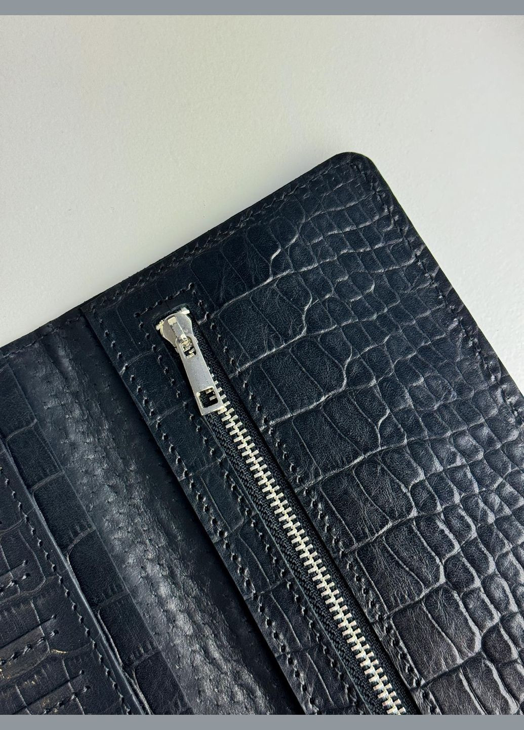 Кошелек мужской из натуральной кожи тиснение крокодил No Brand (327435627)