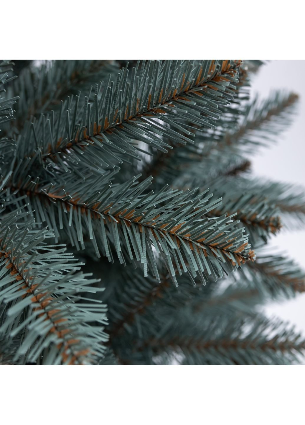 Штучна ялинка Делюкс 2,2 м блакитна SOK-22-6 No Brand (366830733)