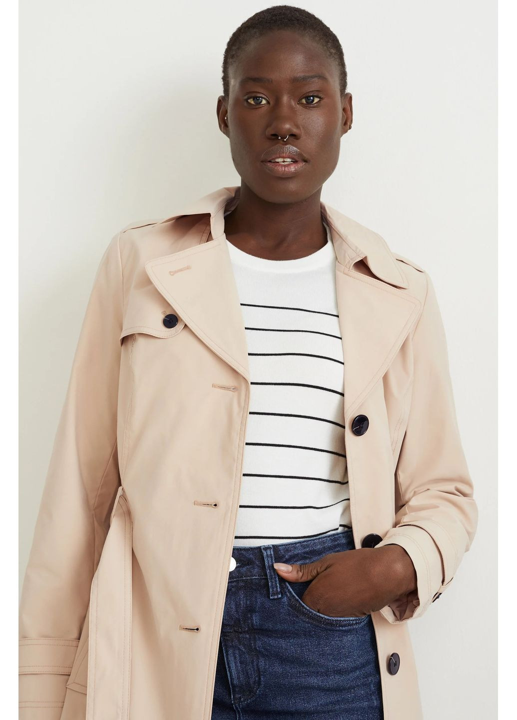 Бежевое демисезонное Тренч с поясом C&A