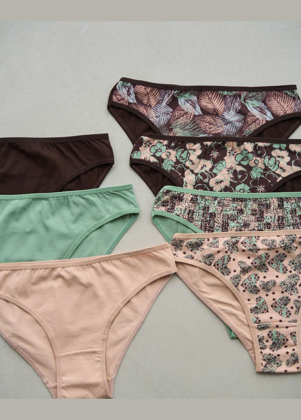 Набір жіночих базових трусиків тижневок - 7 шт Nicoletta (340276994)